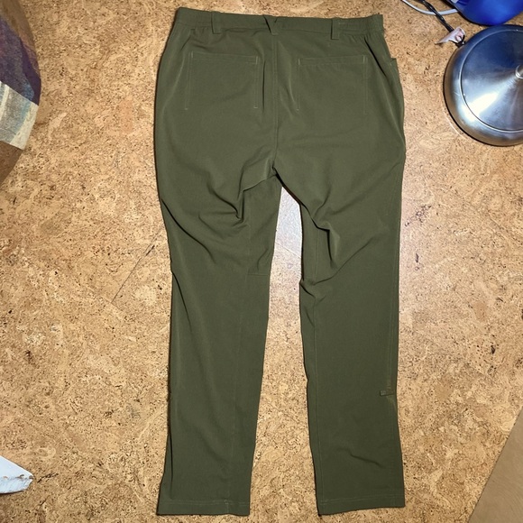 Duluth Trading Co Wm’s Breeze Shooter Slim Leg pant In Olive Green Sz 14 x 33 - Picture 10 of 16